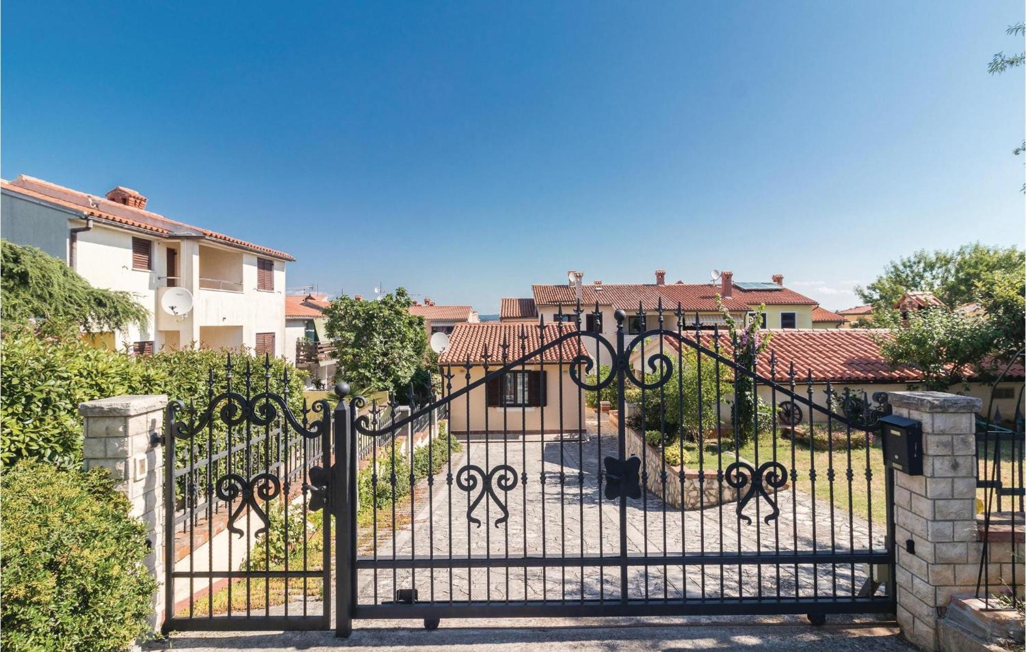 2 Bedroom Amazing Home In Pula Zewnętrze zdjęcie