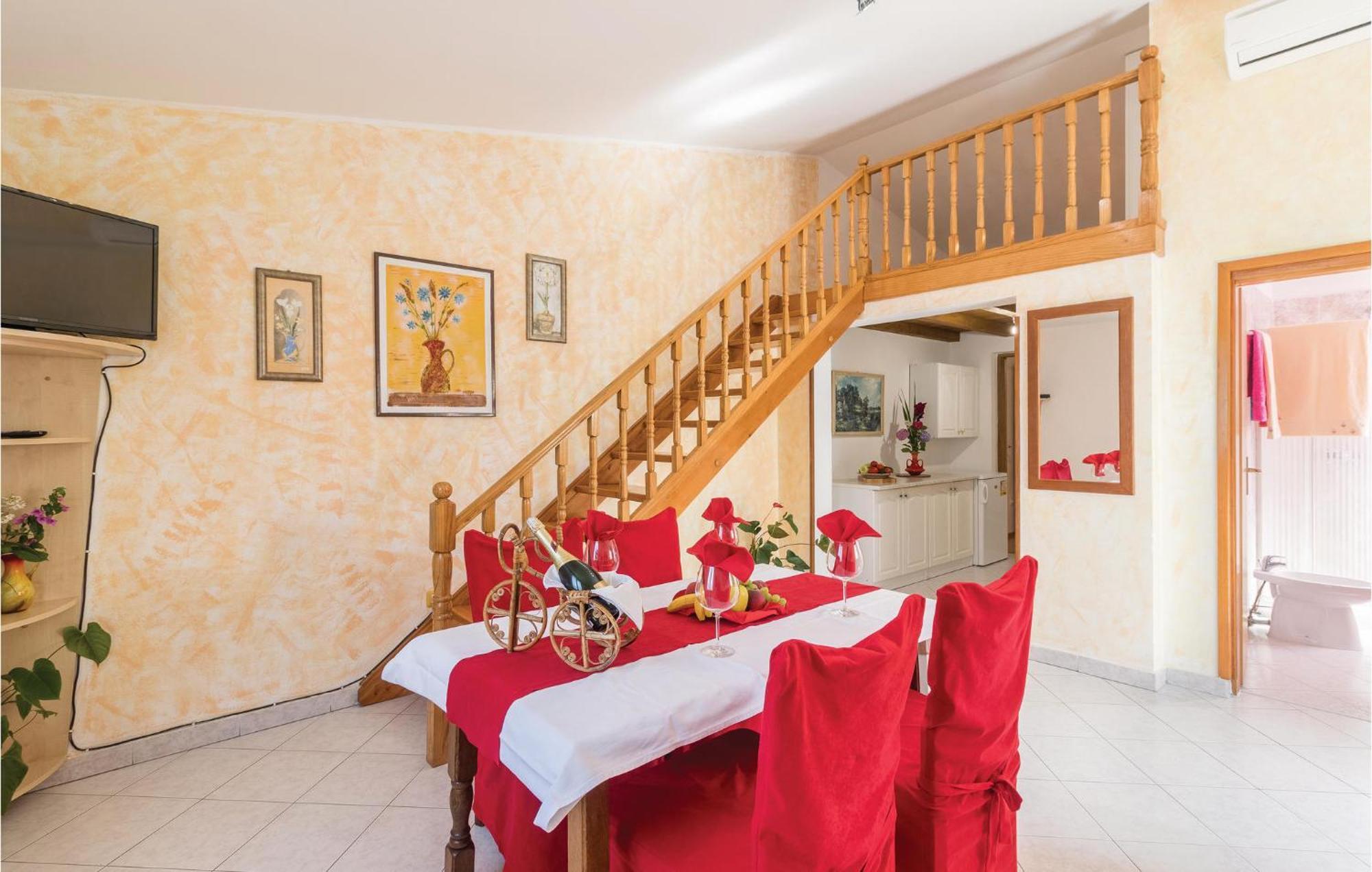 2 Bedroom Amazing Home In Pula Zewnętrze zdjęcie
